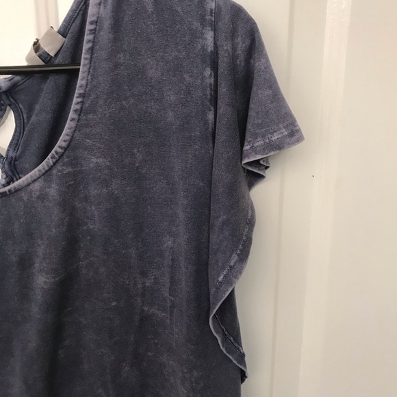 Top - Picture 2 of 5